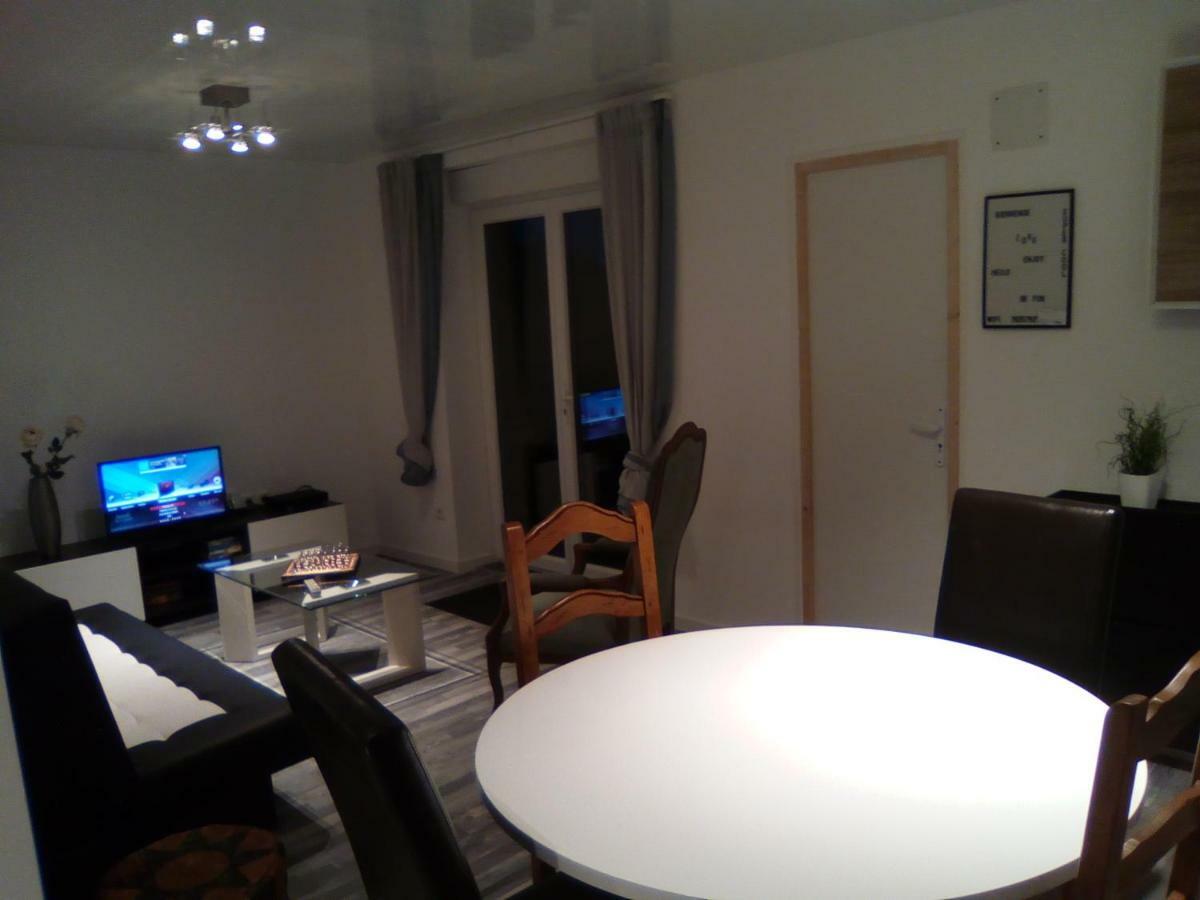 F2 Tout Confort Au Calme Apartman Batilly  Kültér fotó